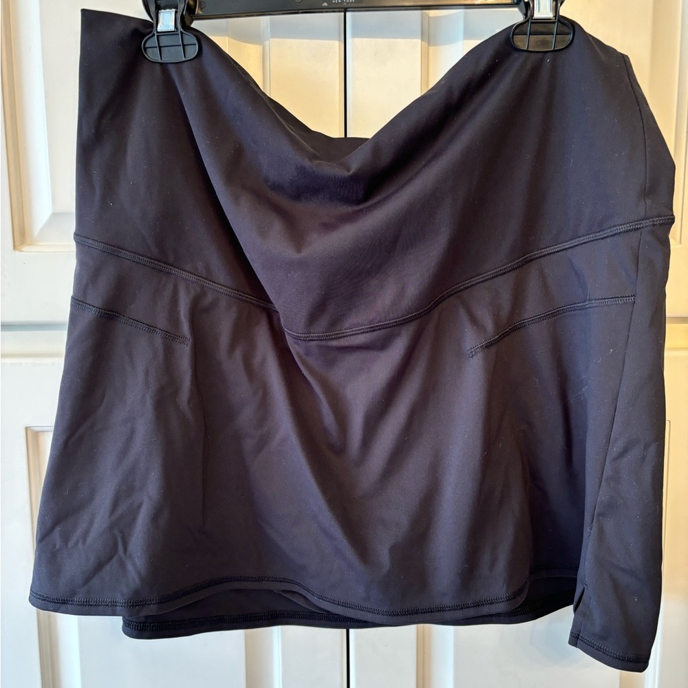 Old Navy Maternity Rollover-Waist PowerSoft Skort L black